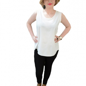 Bluza fara maneca, de culoare alba cu insertie metalica in fata