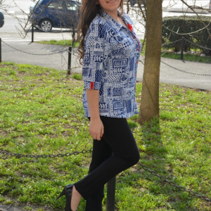 Bluza oversize cu nasturi in fata, alb-bleumarin-rosu, masura mare - Img 4