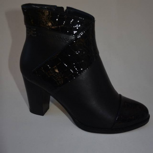 Botina scurta de culoare neagra, cu design mat-lucios, toc stabil - Img 3
