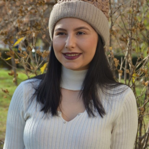 Caciula Senny calduroasa ,model matlasat lucios,nuanta de maro - Img 3