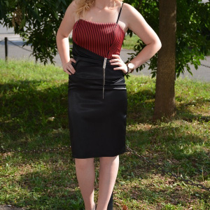 Costum de ocazie de culoare negru-rosu, cu design de dungi - Img 2
