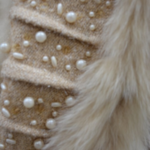 Costum elegant, negru, bej, insertii de margele si blanita - Img 2