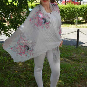 Esarfa tinereasca cu design de flori rafinate roz pe fond alb-gri - Img 3