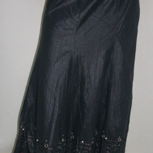 Fusta eleganta, neagra cu insertii de broderie argintie - Img 5