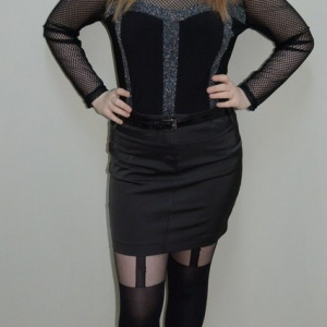 Fusta neagra din material cu aspect satinat cu design de dungi - Img 2