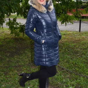 Jacheta Hunia matlasata ,gluga cu insertii de blanita ,nuanta de bleumarin - Img 2