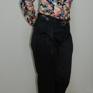 Pantalon in tendinte, nuanta de negru, design interesant sus - Img 3