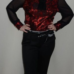 Pantalon negru simplu, accesorizat cu curea cu model - Img 2