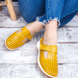 Pantofi damă galbeni din piele naturală cu perforații și închidere cu velcro - Img 3