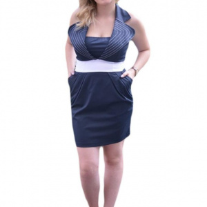 Rochie bleumarin cu panglica alba in talie si fundita in spate - Img 1