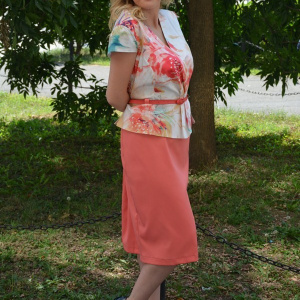 Rochie de ocazie cu aspect de costum, corai, masura mare - Img 3