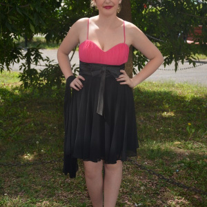 Rochie de ocazie frumoasa, bicolora, neagra cu roz, in falduri ample - Img 2