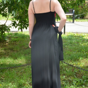 Rochie de seara lunga neagra, cu design modern si top rosu dantelat - Img 4