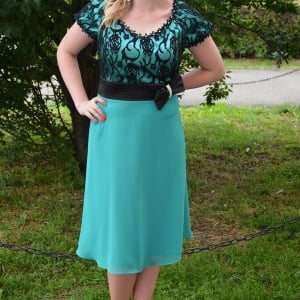 Rochie de seara midi, de culoare turcoaz, cu model din dantela - Img 2