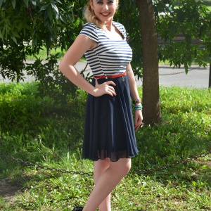 Rochie eleganta cu dungi orizontale, fusta vaporoasa, bleumarin - Img 3