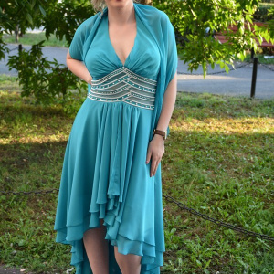 Rochie eleganta, culoare turcoaz, model scurt in fata lung in spate - Img 2