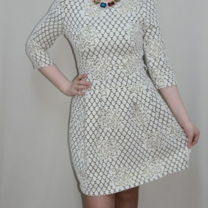 Rochie eleganta de toamna-iarna, de culoare bej cu fir auriu - Img 2