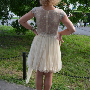 Rochie fina, bej, cu tul brodat si transparent in partea de sus - Img 4