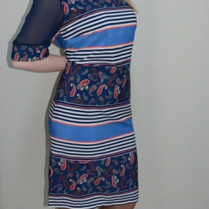 Rochie in nuanta de bleumarin, design interesant - Img 3