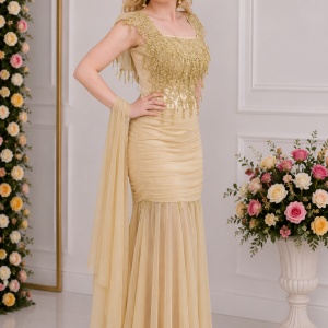 Rochie interesanta, nuanta de bej, decolteu clasic, design fashion