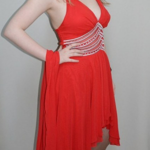 Rochie lunga de nunta cu lungime asimetrica, de culoare rosie - Img 3