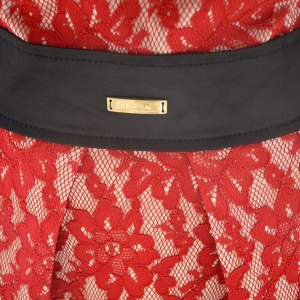 Rochie rafinata de seara, din dantela rosie pe fond bej, model scurt - Img 6