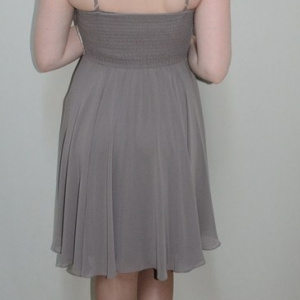 Rochie tinereasca, nuanta de gri, esarfa fashion atasata - Img 5