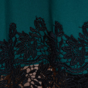 Rochie verde de ocazie cu insertie de dantela neagra, decolteu V - Img 6