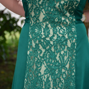 Rochie verde de ocazie, masura mare, cu insertie de dantela - Img 3