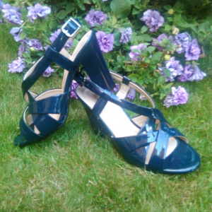 Sanda comoda, bleumarin cu toc inalt, gros si model din curele - Img 6