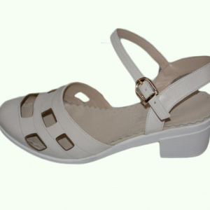 Sanda comoda, piele naturala bej, toc gros de inaltime medie - Img 2