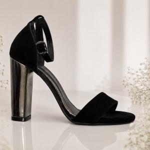 Sanda eleganta, de seara, culoare neagra cu toc gros argintiu