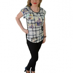 Tricou fashion cu imprimeu de carouri si foto pe fond negru-alb - Img 1
