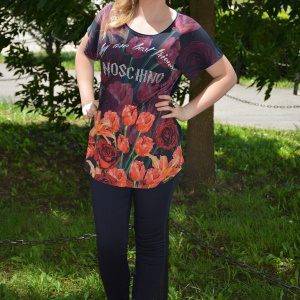 Tricou rafinat cu maneca scurta si decolteu mic, design multicolor - Img 2