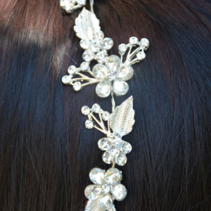 Agrafa eleganta tip coronita cu model floral cu cristale, pe argintiu - Img 8