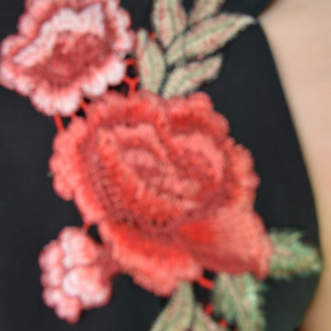Bluza chic de ocazie, cu design de flori brodate pe fond negru - Img 7