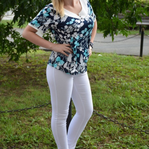 Bluza cu maneca scurta, de culoare bleumarin cu design turcoaz - Img 3
