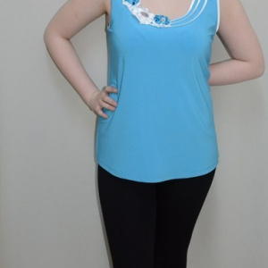 Bluza deosebita, nuanta de albastru, design de flori aplicat - Img 2
