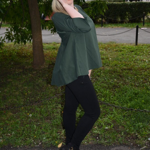 Bluza kaki, model tineresc cu design de funda mare in spate - Img 5