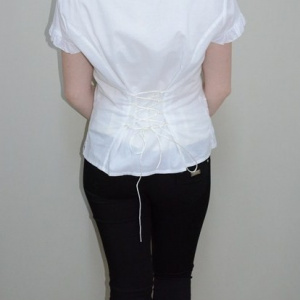 Bluza rafinata, de culoare alba, imprimeu modern fin - Img 5
