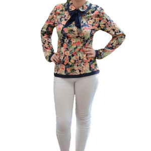 Bluza rafinata , de culoare bleumarin cu flori multicolore - Img 1