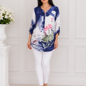 Bluza rafinata,design de nasturi, alba cu model floral