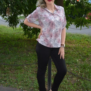 Bluza roz cu model casual, maneca scurta si guler rotunjit - Img 3