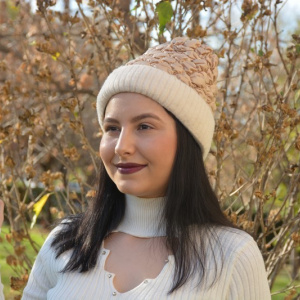 Caciula Senny calduroasa ,model matlasat lucios,nuanta de crem - Img 3