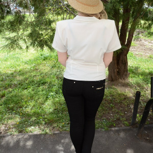 Camasa de zi tinereasca, de culoare crem, cu pliuri si maneca scurta - Img 4