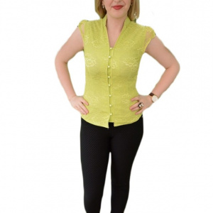 Camasa verde deschis, dantela peste un material usor elastic