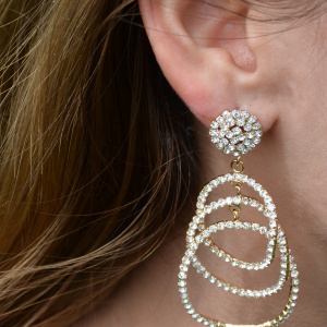 Cercei chic de diferite forme cu cristale albe, galbui si multicolore - Img 5
