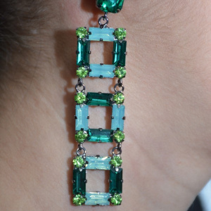 Cercei rafinati cu design extravagant,nuanta de rosu si greenery - Img 4