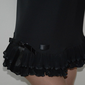 Fusta eleganta, neagra cu design creponat si paspolat cu satin - Img 4