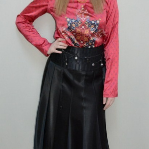 Fusta eleganta, neagra din saten cu design de broderie - Img 3